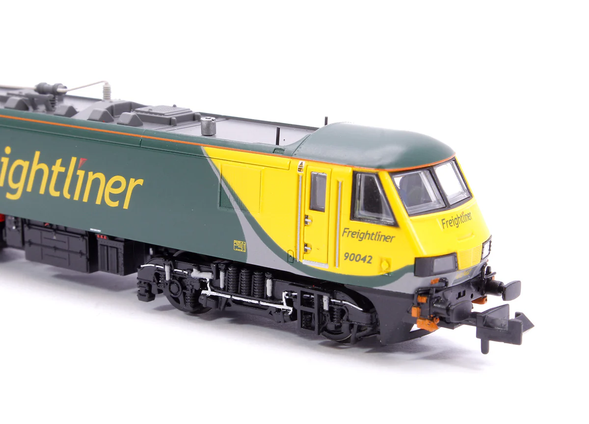 Class 90/0 90042 Freightliner 'PowerHaul' No. 90042 Electric Locomotive - Image 7