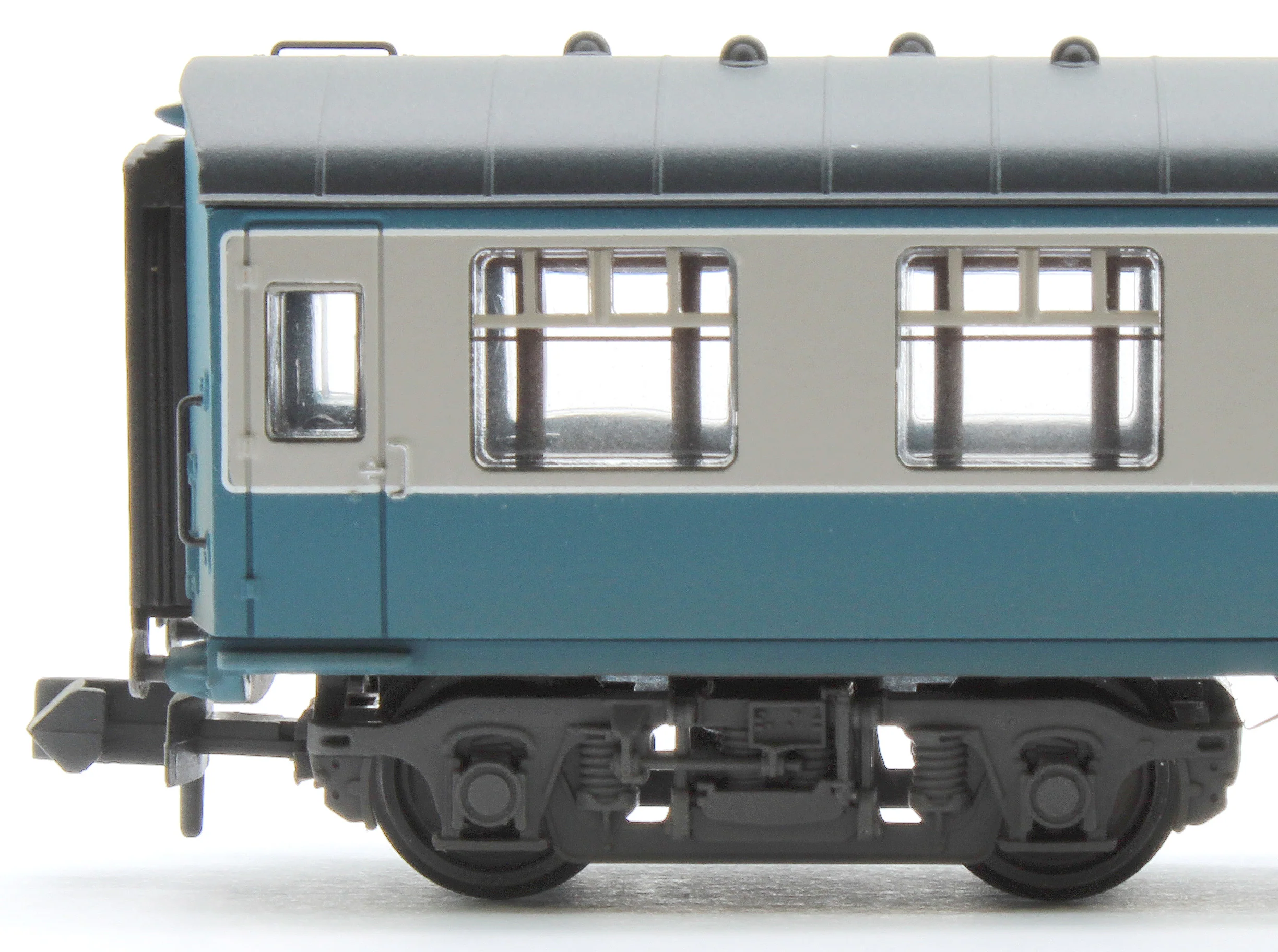 BR Mk1 SK Second Corridor BR Blue & Grey E25898 - Weathered - Image 4