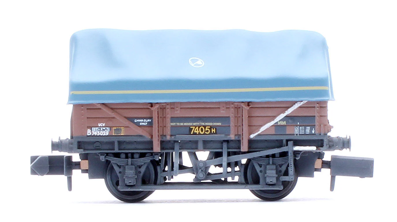 5 Plank China Clay 3-Wagon Pack BR Bauxite (TOPS) with Tent Canopy No.B743029, B743367 & B743806 - Weathered - Image 3