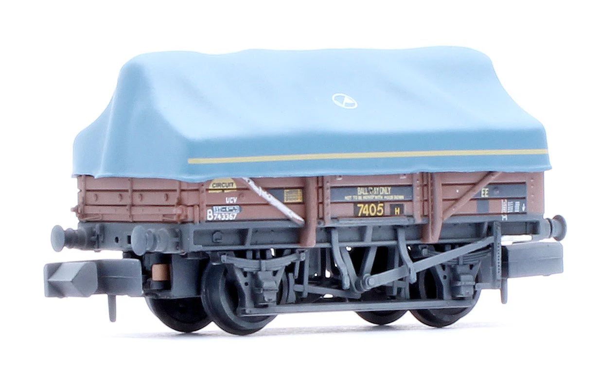5 Plank China Clay 3-Wagon Pack BR Bauxite (TOPS) with Tent Canopy No.B743029, B743367 & B743806 - Weathered - Image 4