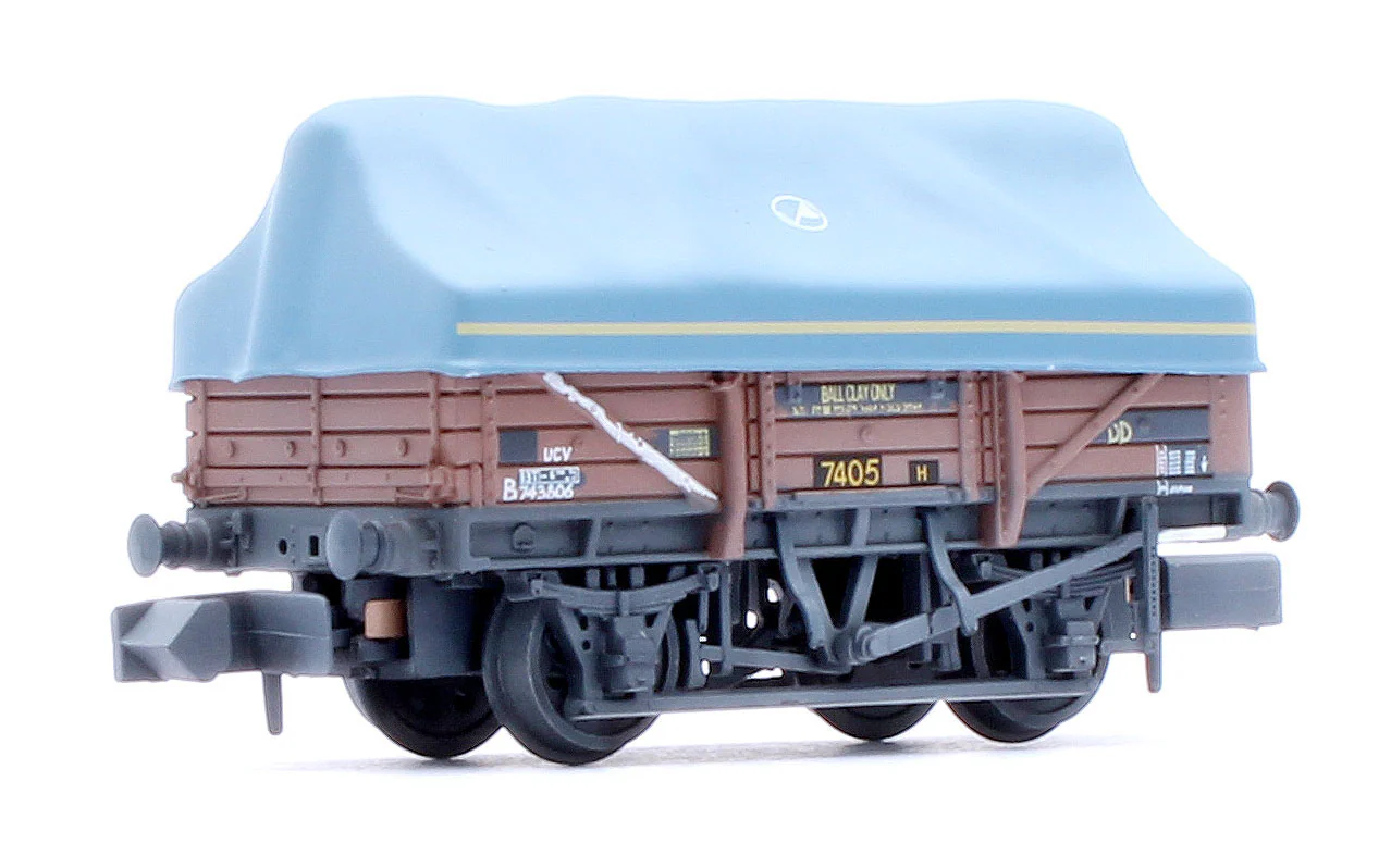 5 Plank China Clay 3-Wagon Pack BR Bauxite (TOPS) with Tent Canopy No.B743029, B743367 & B743806 - Weathered - Image 6