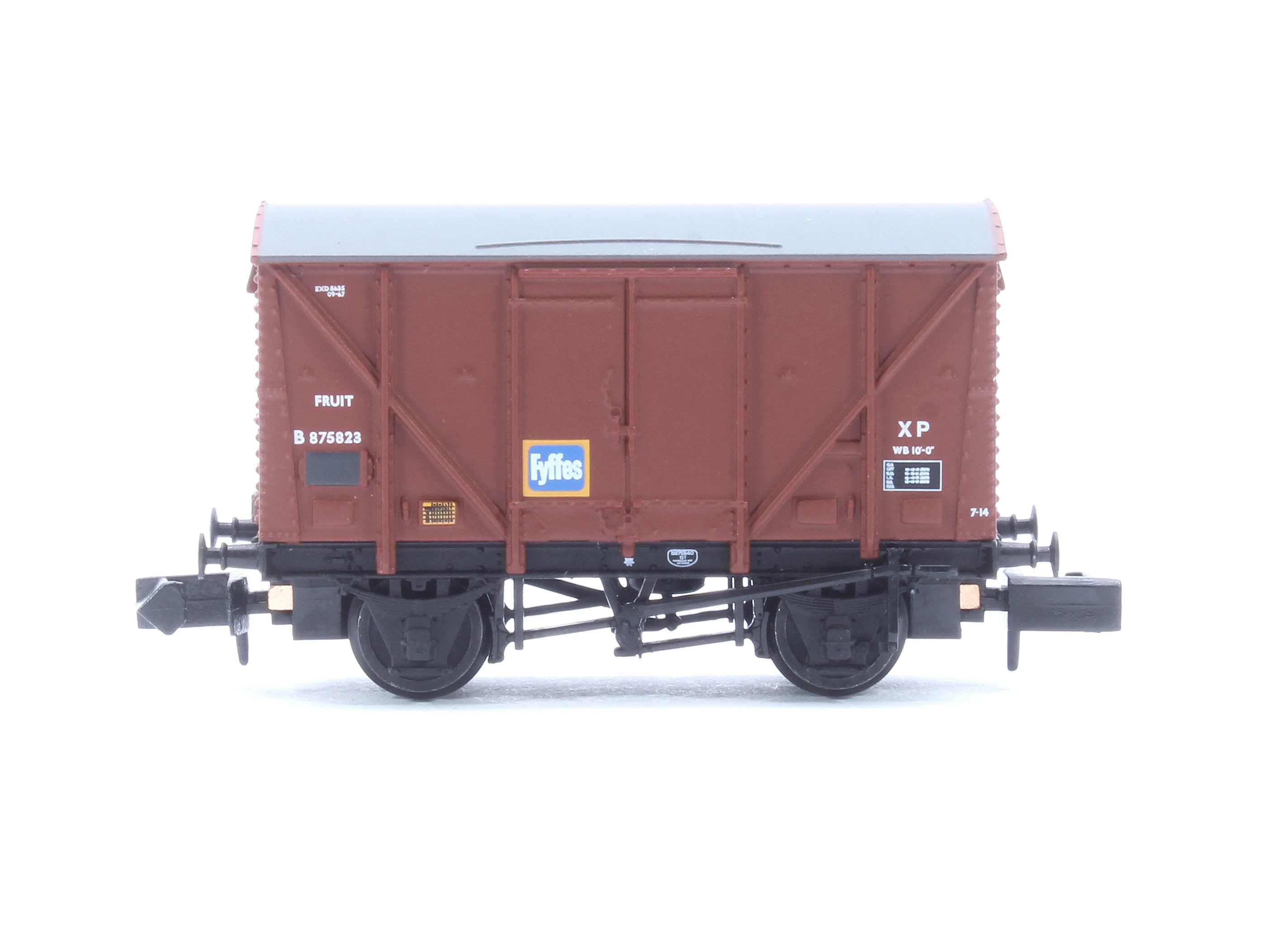 BR 12T Plywood Fruit Van BR Bauxite (Late) 'Fyffes' No.B875823 - Image 2