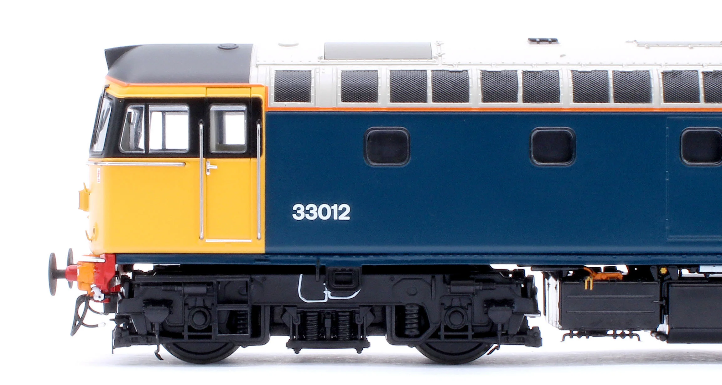 Class 33/0 BR Blue No.33012 (Yellow Cabs/HI Headlights) Diesel Locomotive - Image 6