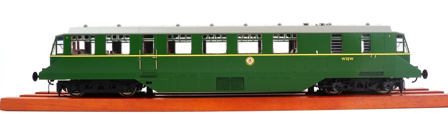 GWR AEC ‘Razor Edge' Railcar BR green with speed whiskers (white cab roofs) No.W32W Diesel Locomotive - Image 3