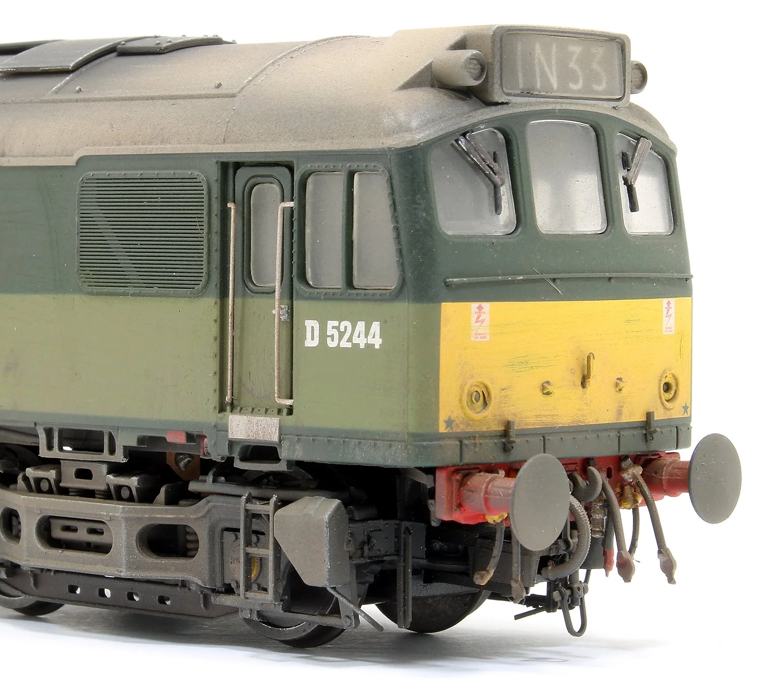Class 25/3 - D5244 BR Two tone Green with small yellow panels Diesel Locomotive - Weathered - Image 5