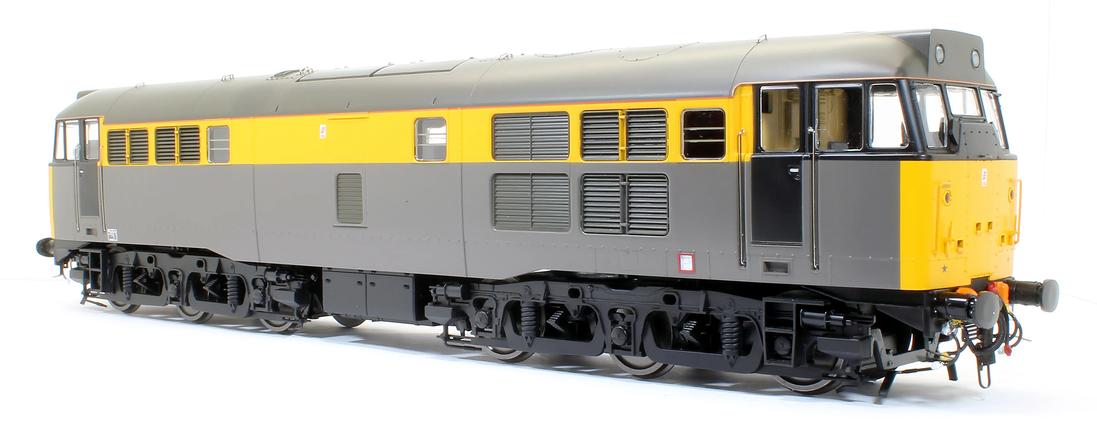 Class 31/1 BR Civil Engineers grey/yellow Diesel Locomotive - Image 3