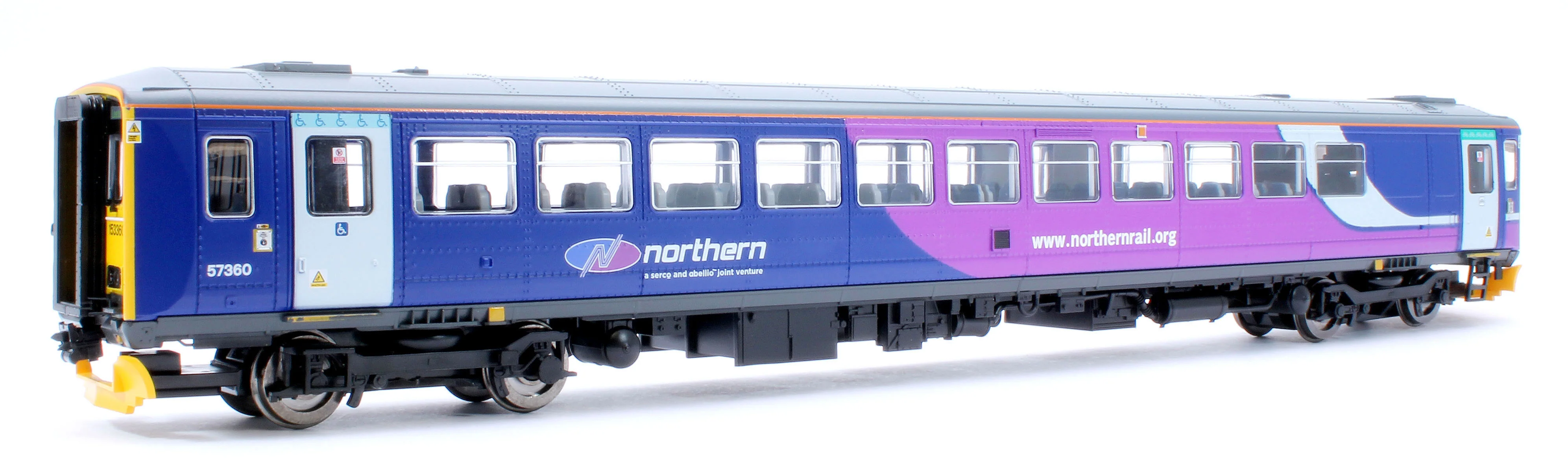 Class 153 Northern Rail 153360 Diesel Locomotive - Image 4