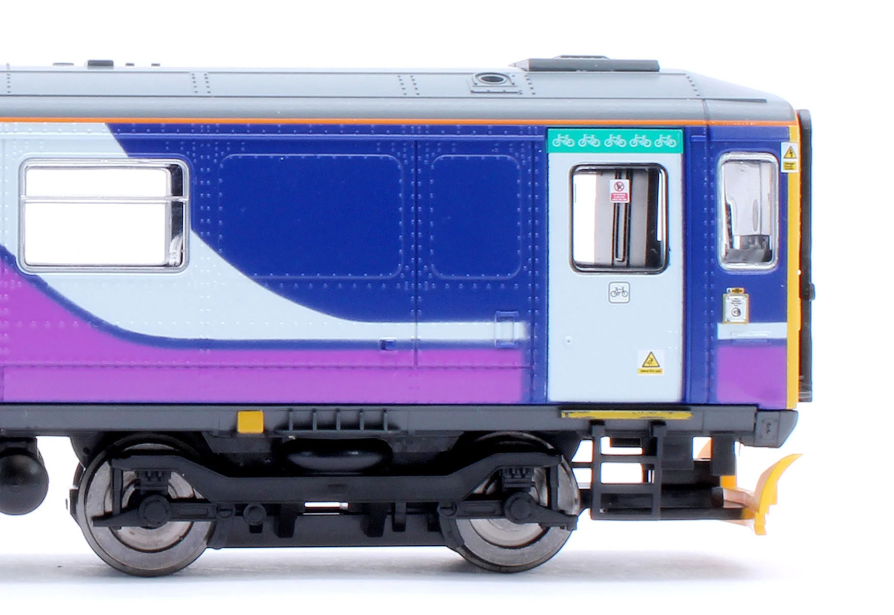 Class 153 Northern Rail 153360 Diesel Locomotive - Image 8