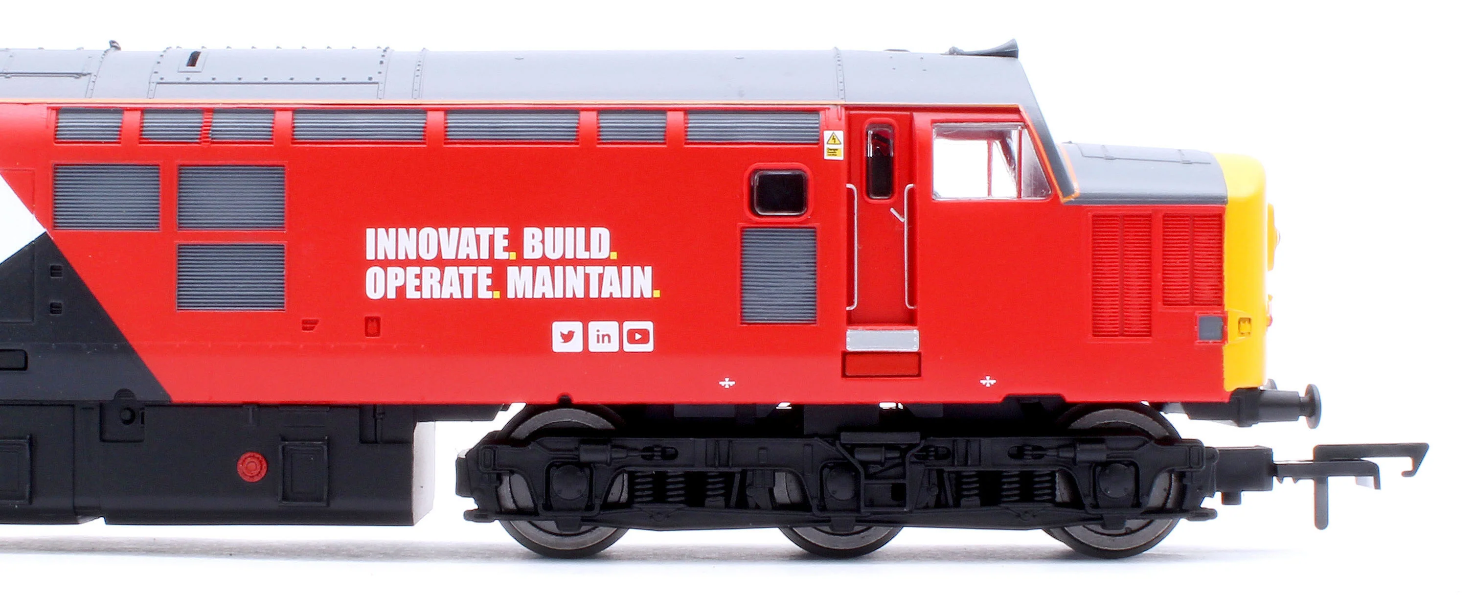 RailRoad Class 37 Loram 'An Comunn Gaidhealach' 37418 Diesel Locomotive - Image 8
