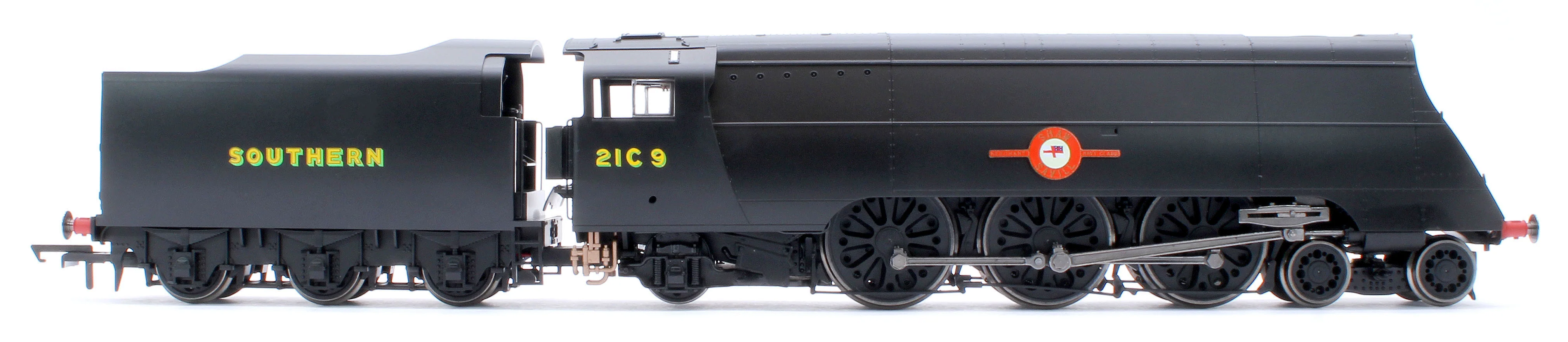 SR Merchant Navy Class 4-6-2 No.21C9 'Shaw Savill' (WWII 80th Anniversary Collection) Steam Locomotive - Image 5