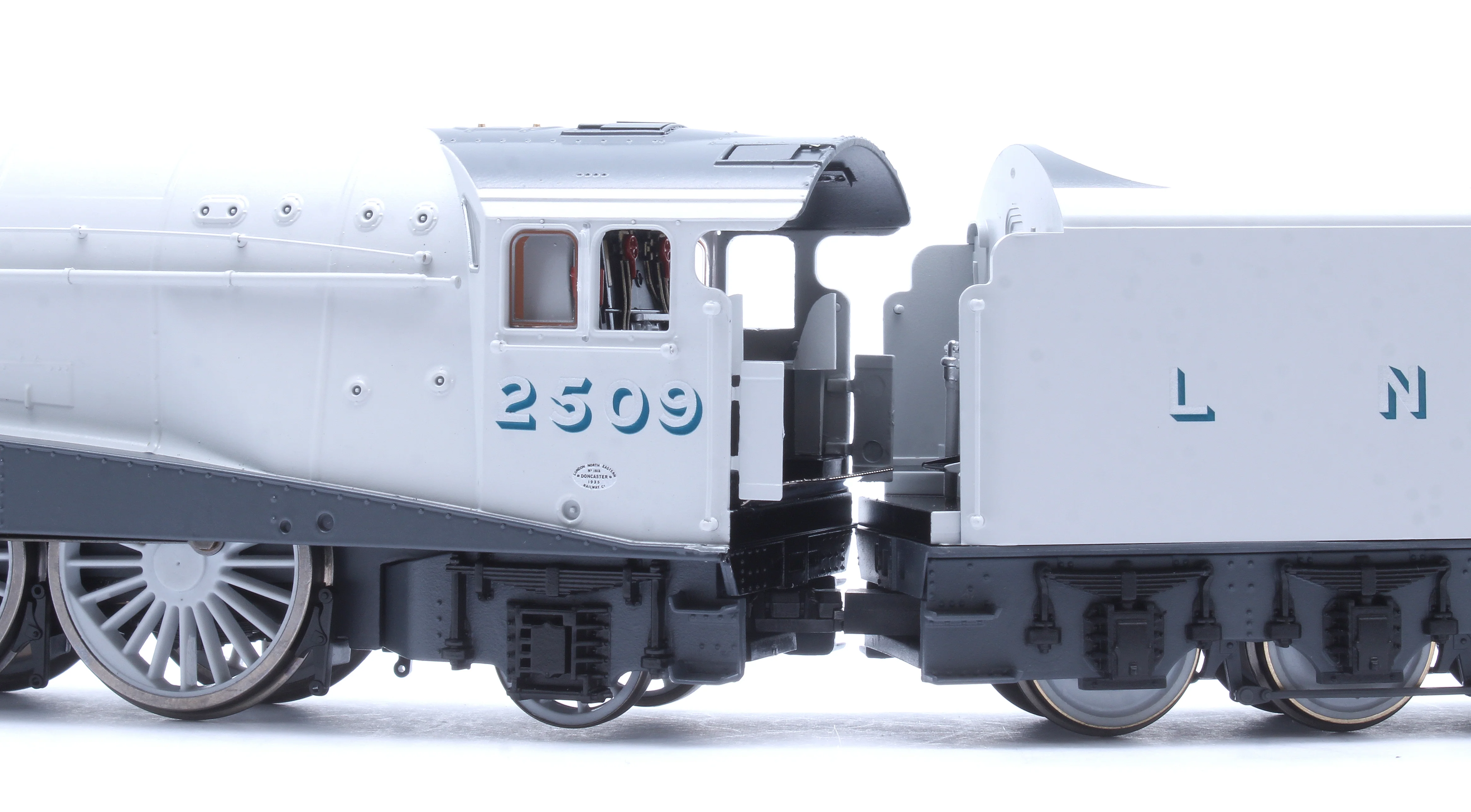 Hornby Dublo Class A4 4-6-2 LNER No.2509 'Silver Link' (90th Anniversary Collection) Steam Locomotive - Image 7
