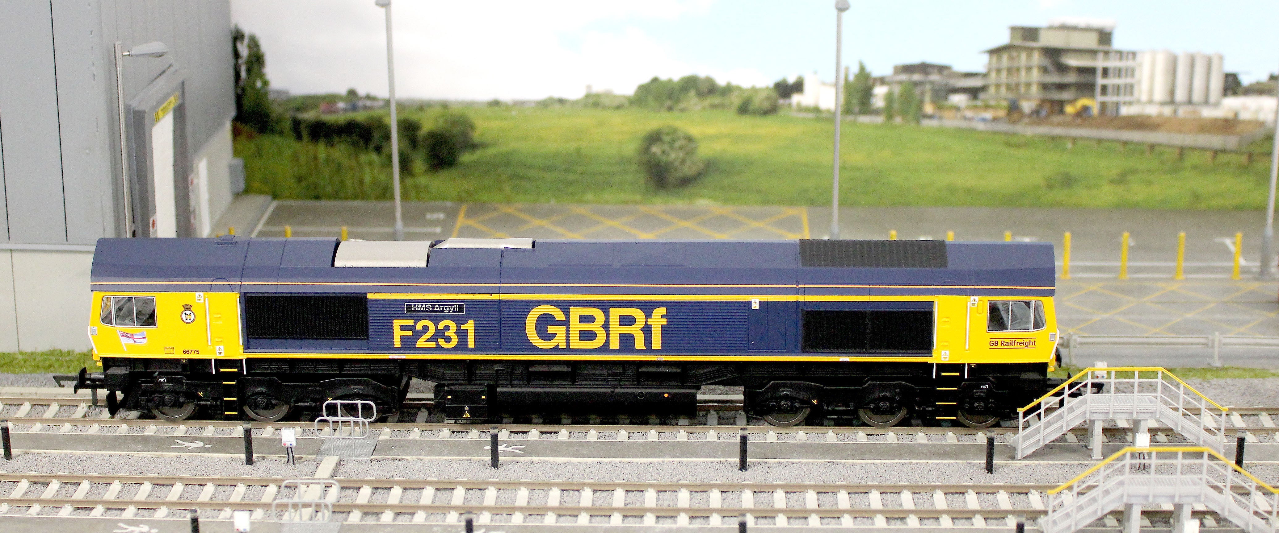 R30534 RailRoad GBRf Class 66 HMS Argyll 66775 Diesel Locomotive - Image 15