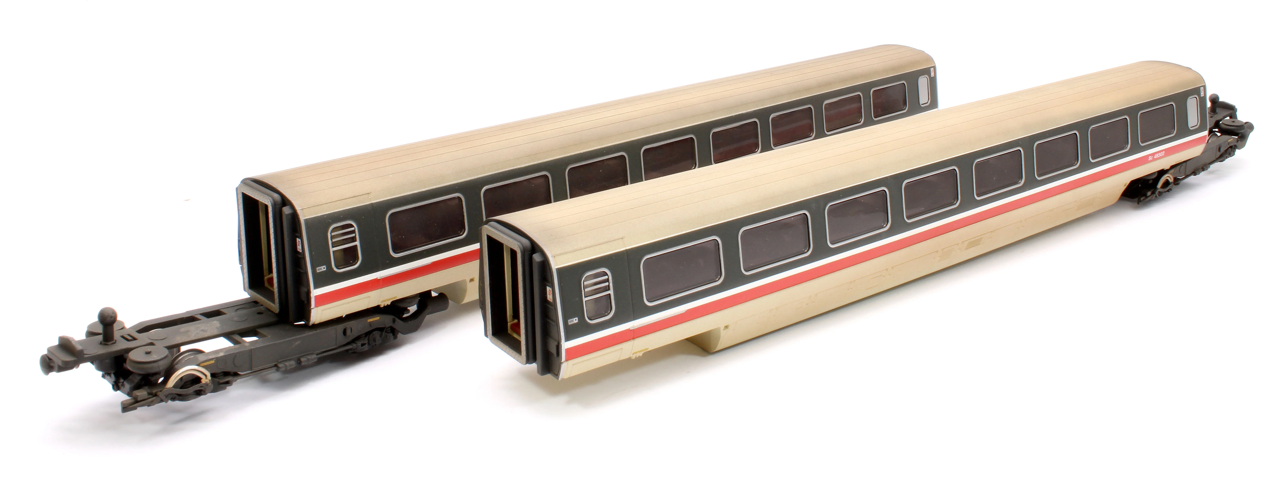 R40211-RW Pre-Owned Class 370 Advanced Passenger BR '48301 & 48302' Train 2-car TU Coach Pack - Weathered