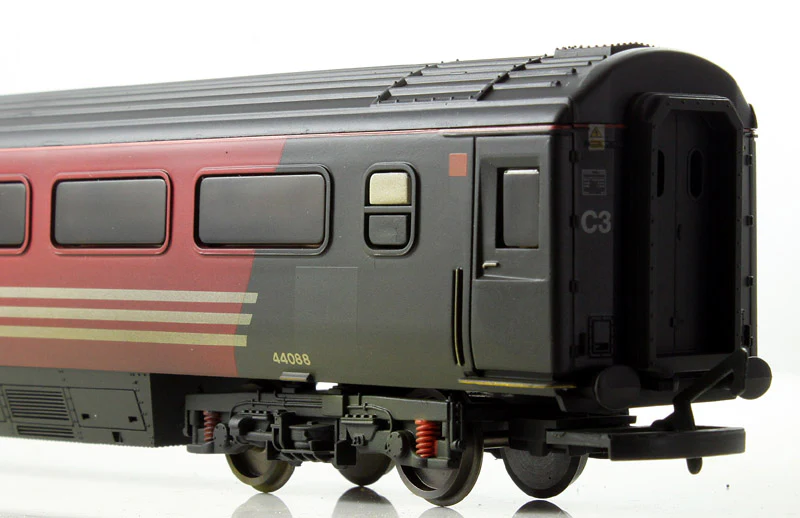 Ex Virgin Mk3 Trailer Guard's Standard Coach No.44088 - Weathered - Image 3