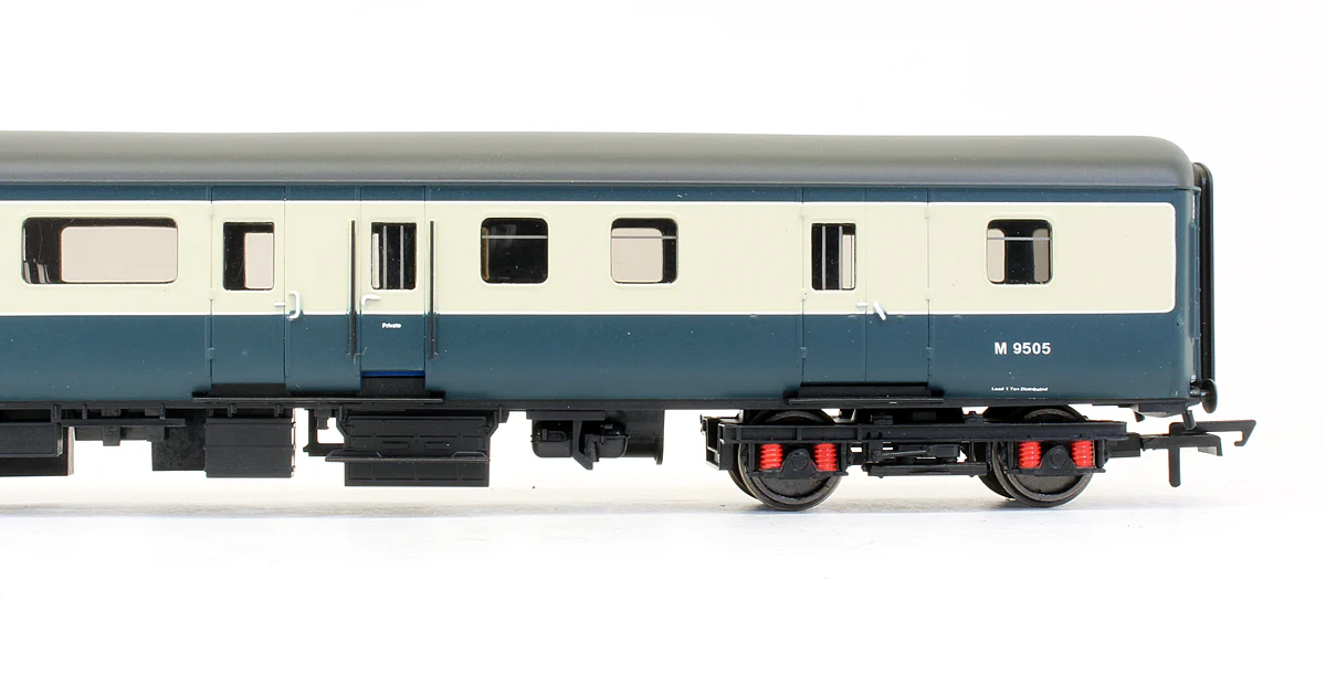 BR Blue Grey MK2E Brake Open Standard Coach 'M9505' - Image 3
