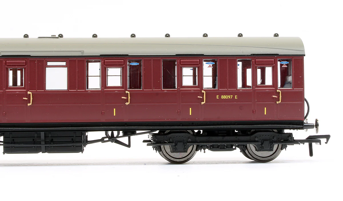 BR Gresley Suburban Composite Class Coach 'E88097E' - Image 3
