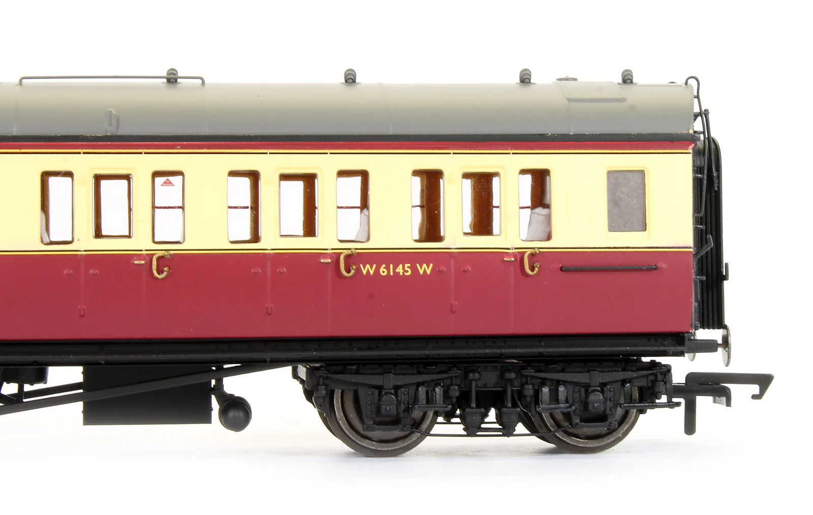 BR Collett Corridor Composite (RH) Coach W6145W - Image 3