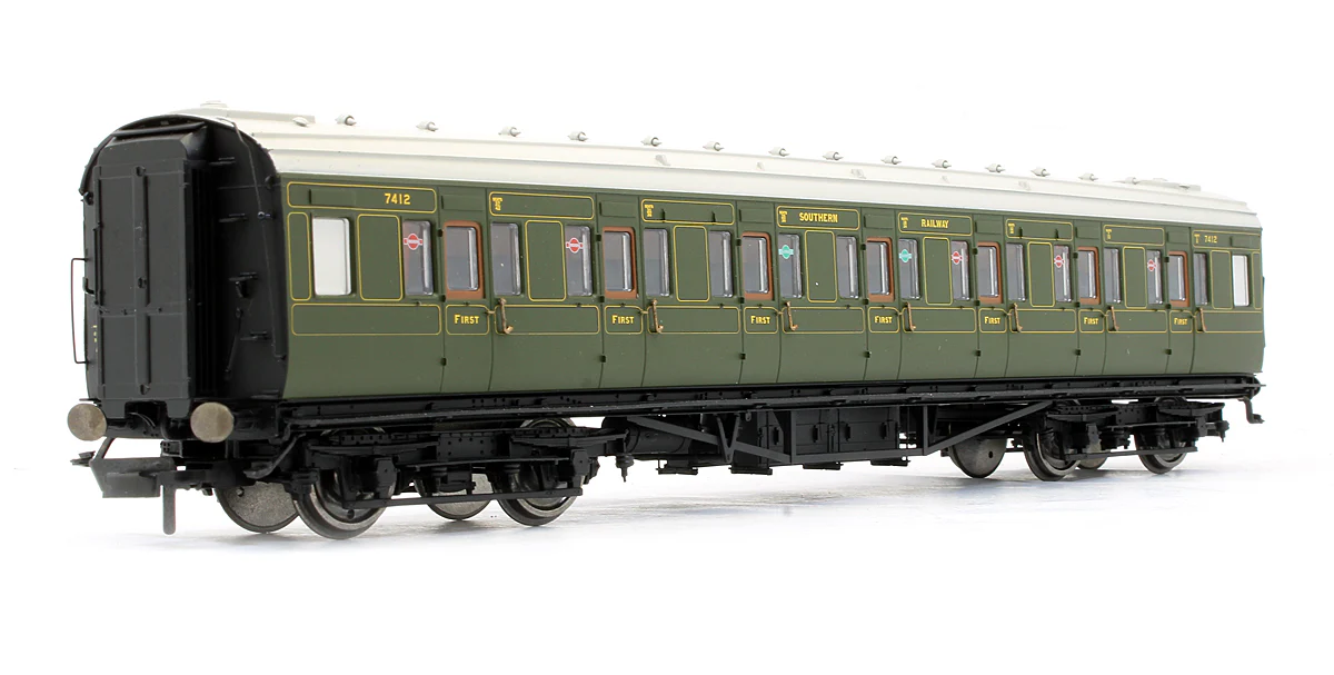 SR Maunsell Corridor 1st Class Coach '7412' - Image 2