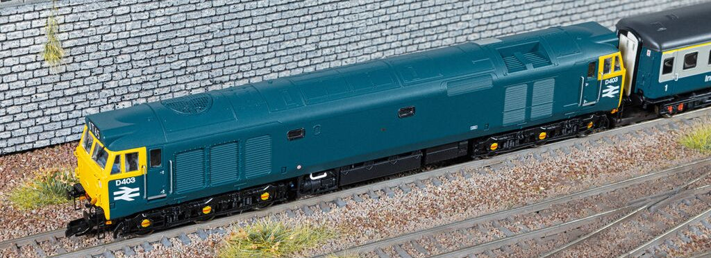 TT3066M Class 50 BR Blue 'D403' Diesel Locomotive - Image 6