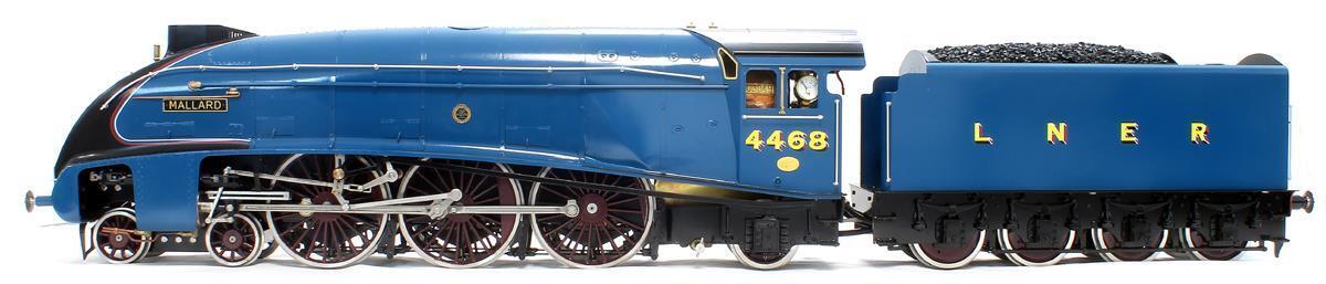 Kingscale 'Gauge 3' Gas-Fired LNER Blue 4-6-2 Class A4 4468 'Mallard' Unvalanced - Image 9