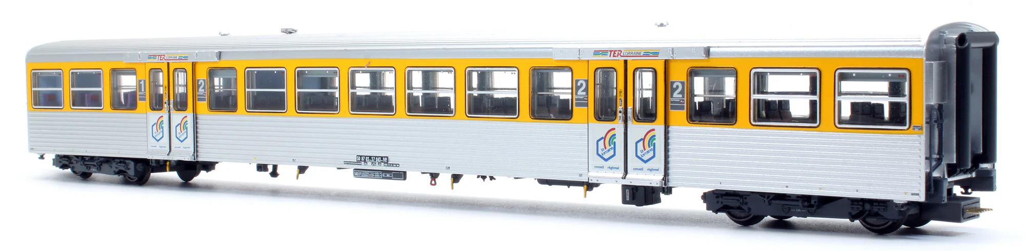 Pre-Owned SNCF Regional Push-Pull Yellow/Stainless Steel Coaches (Set of 3) - DCC Fitted - Image 4