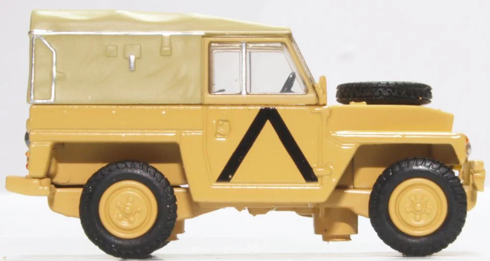 76LRL008 Land Rover Lightweight Gulf War - Image 4