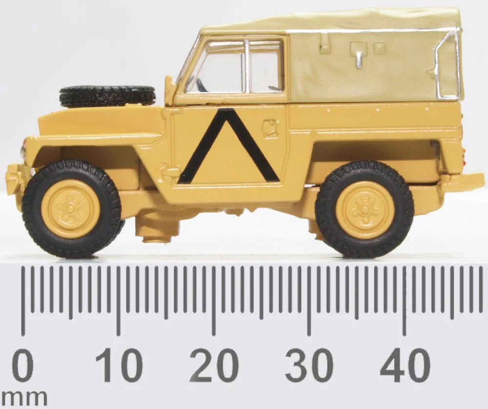 76LRL008 Land Rover Lightweight Gulf War - Image 6