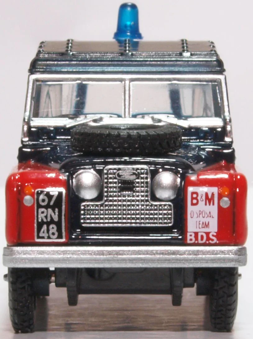 76LAN2021 Land Rover Series II LWB Station Wagon Navy Bomb Disposal - Image 2
