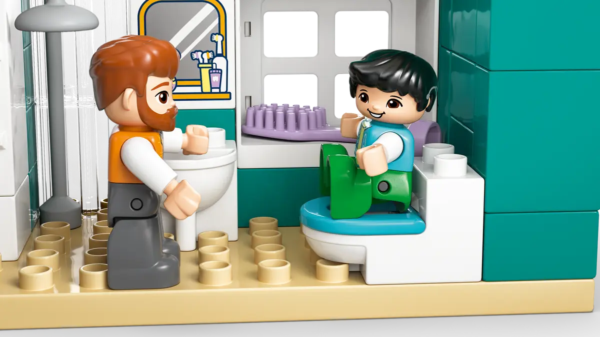 Lego Duplo 3 in 1 Modern Family House with Figures - 10470 - Image 6