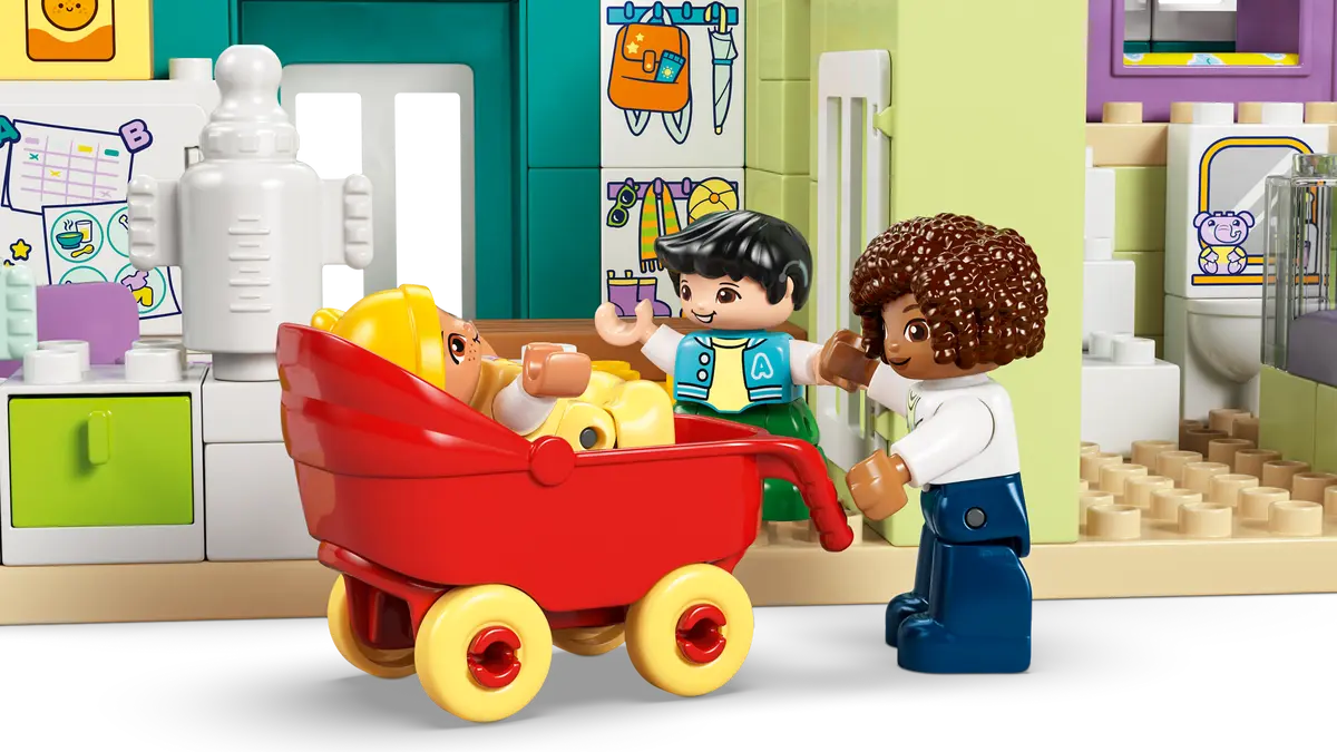 Lego Duplo 3 in 1 Modern Family House with Figures - 10470 - Image 7