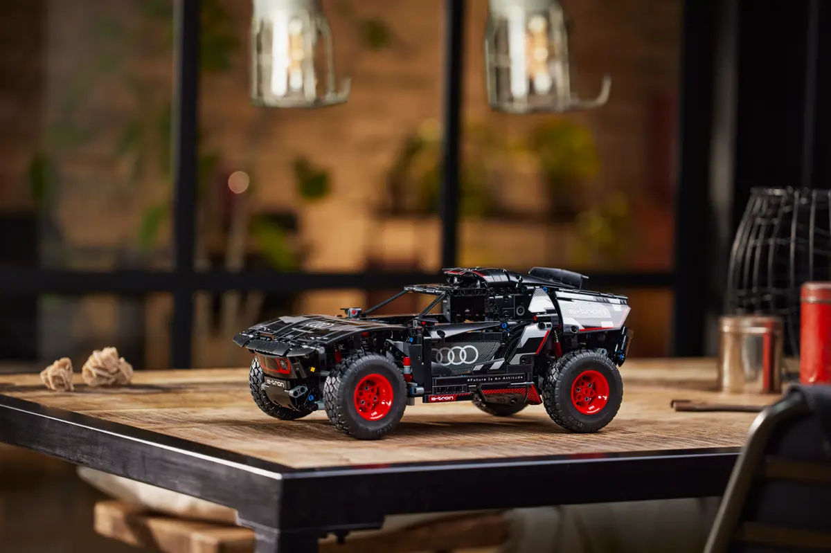 Lego Technic Audi RS Q e-tron - 42160 - Image 8