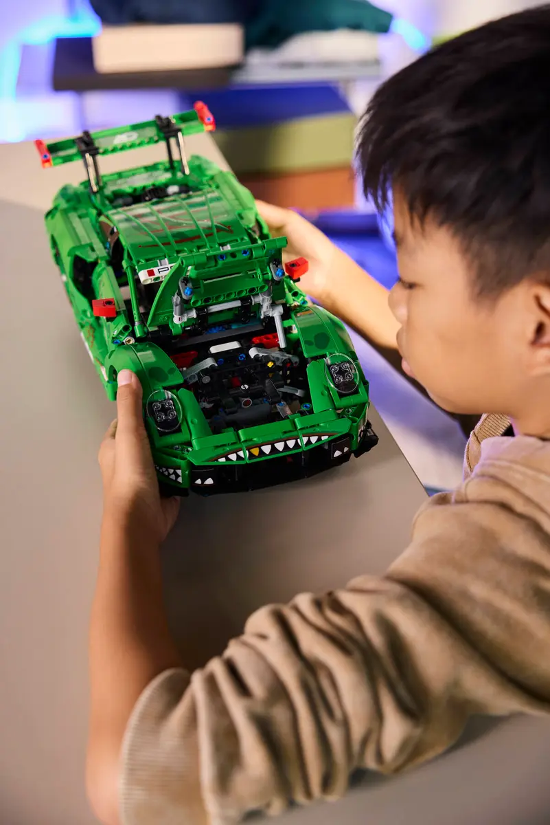 Lego Technic Porsche 911 GT3 R REXY AO Racing Car - 42224 - Image 10