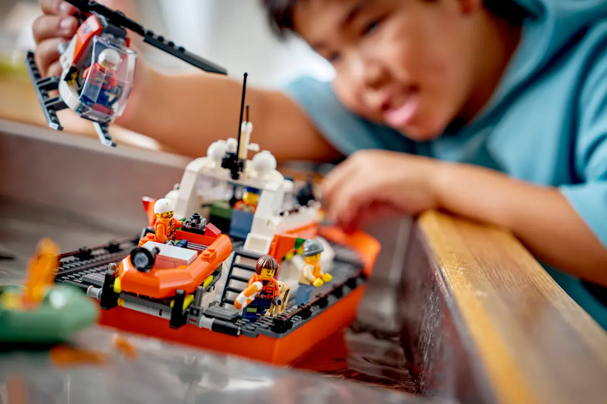 Lego City Coast Guard Rescue Boat & Helicopter - 60504 - Image 7