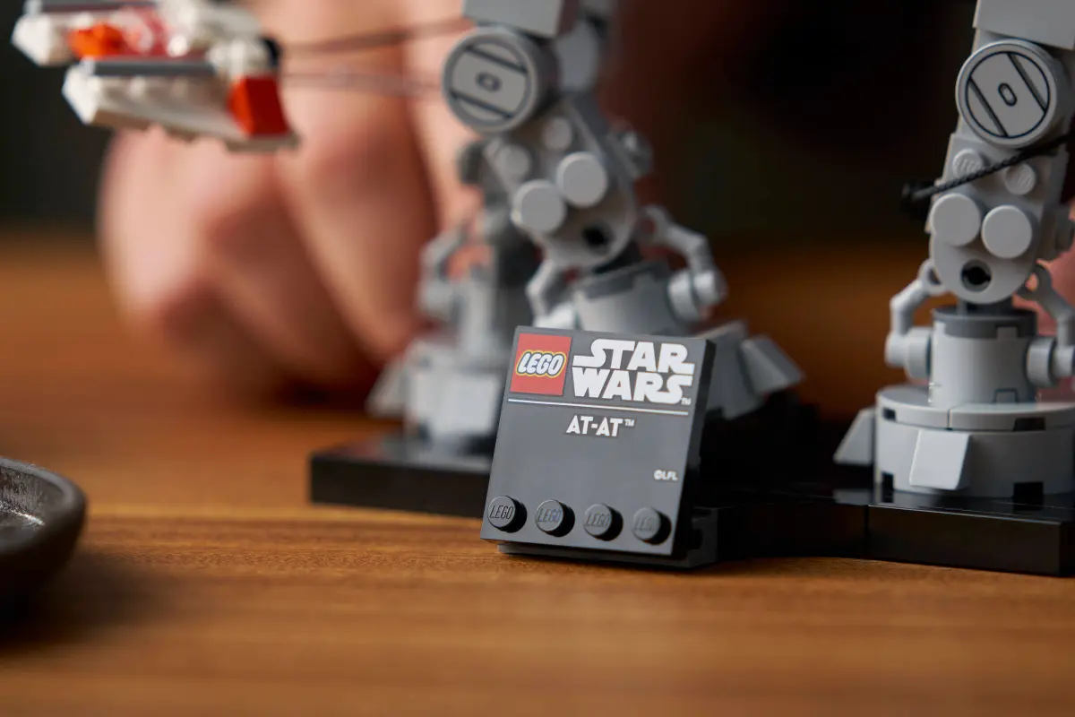 Lego Star Wars The Empire Strikes Back AT-AT™ Walker & Snowspeeder - 75440 - Image 9