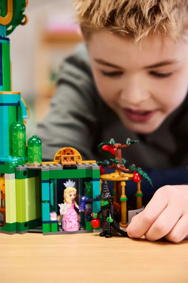 Lego Wicked Welcome to Emerald City - 75684 - Image 10