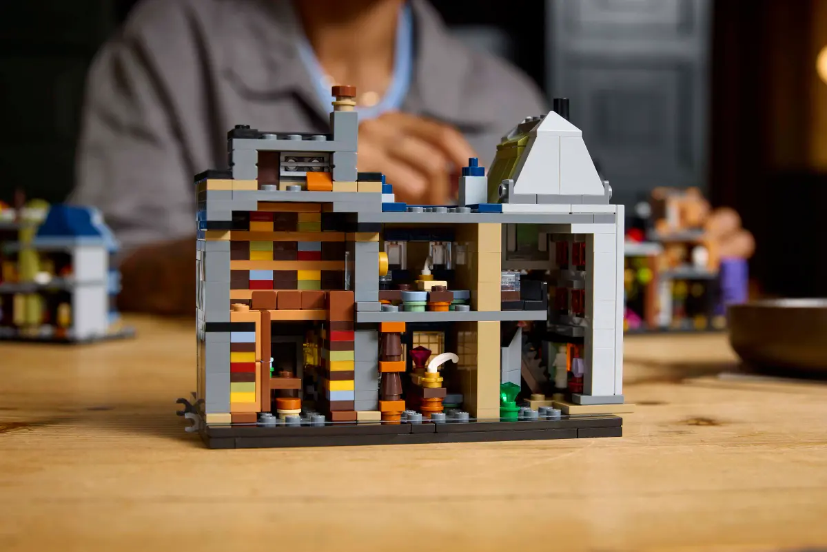 Lego Harry Potter Diagon Alley™ Wizarding Shops - 76444 - Image 13