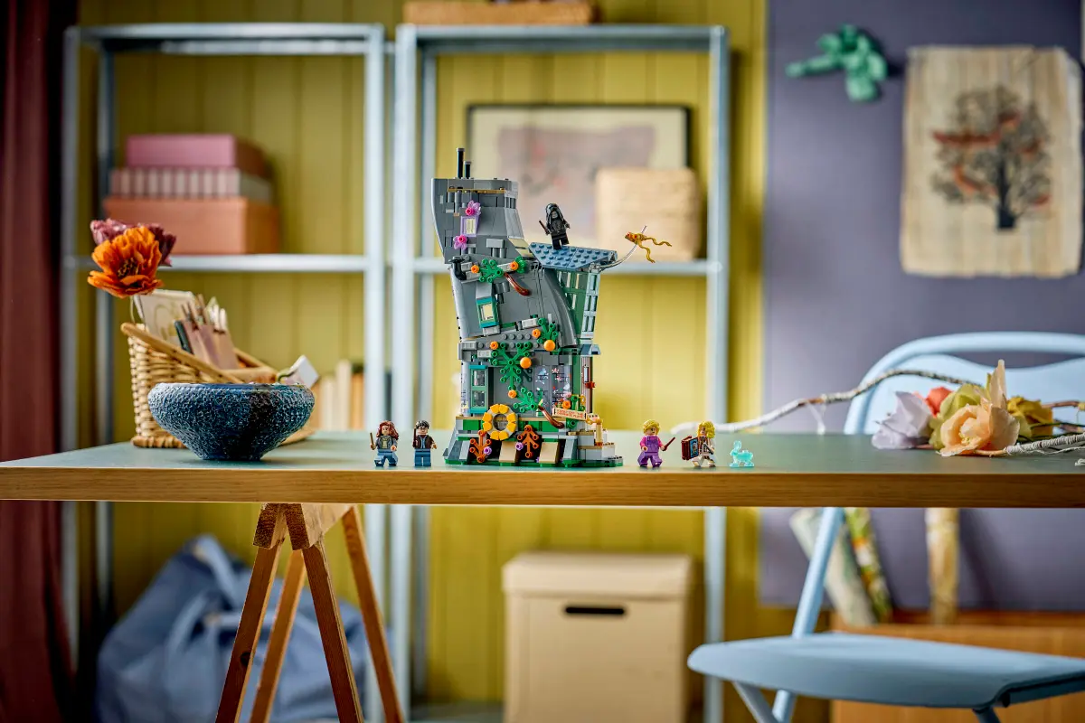 Lego Harry Potter Luna Lovegood's House - 76467 - Image 9