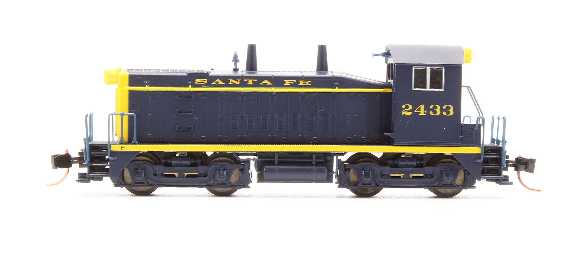Pre-Owned 7501 SW9 / 1200 Diesel Locomotive AT&SF - Road #2433 - Image 4