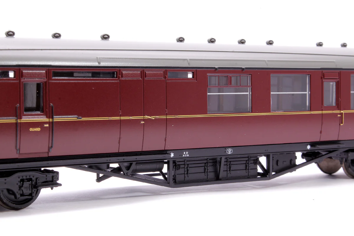 LNER Thompson Brake Second Corridor BR Maroon No. E16857E - Image 6