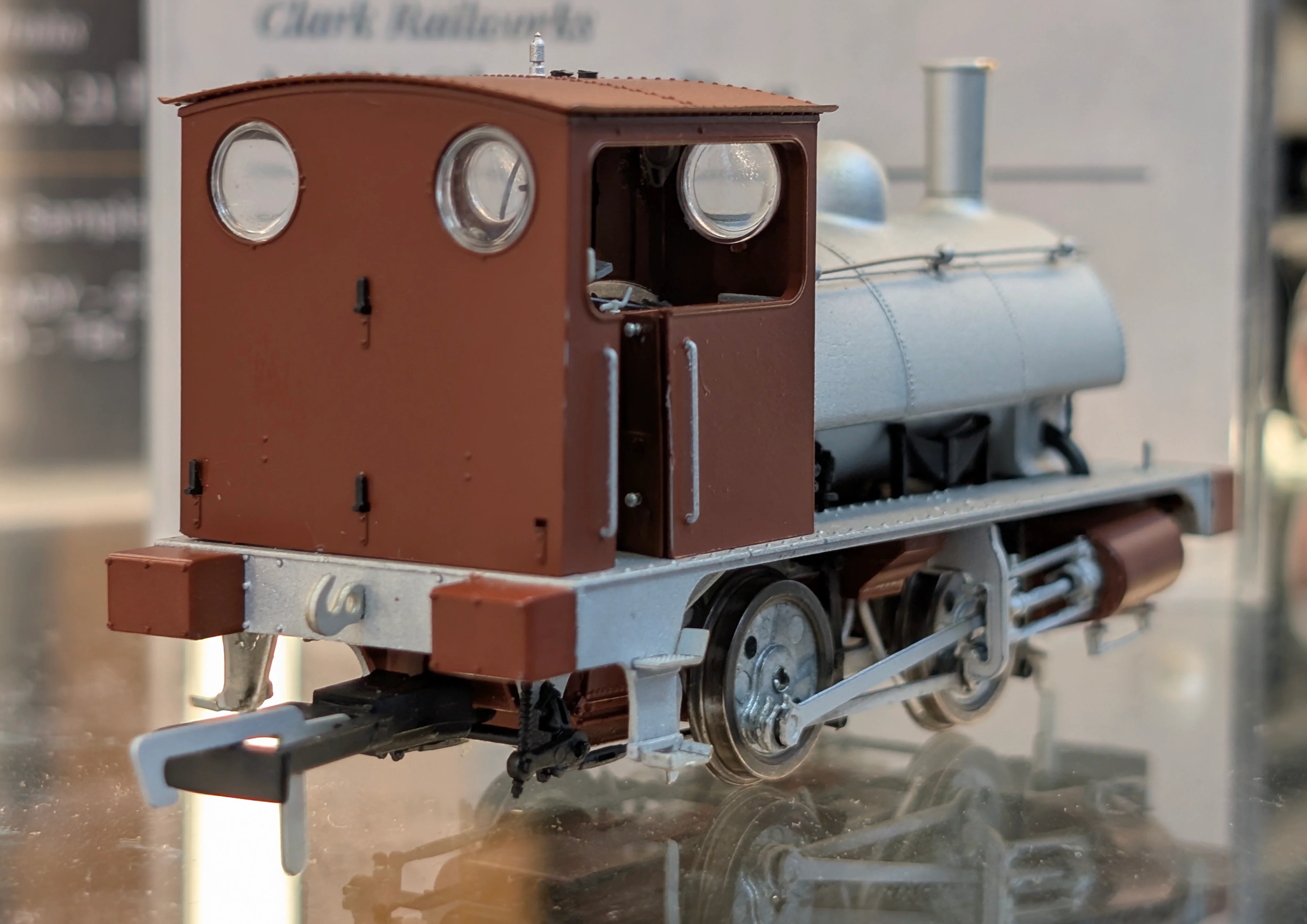C1020S LYR 'Pug' 0-4-0ST 155 LYR Lined Black Steam Locomotive - DCC Sound - Image 3