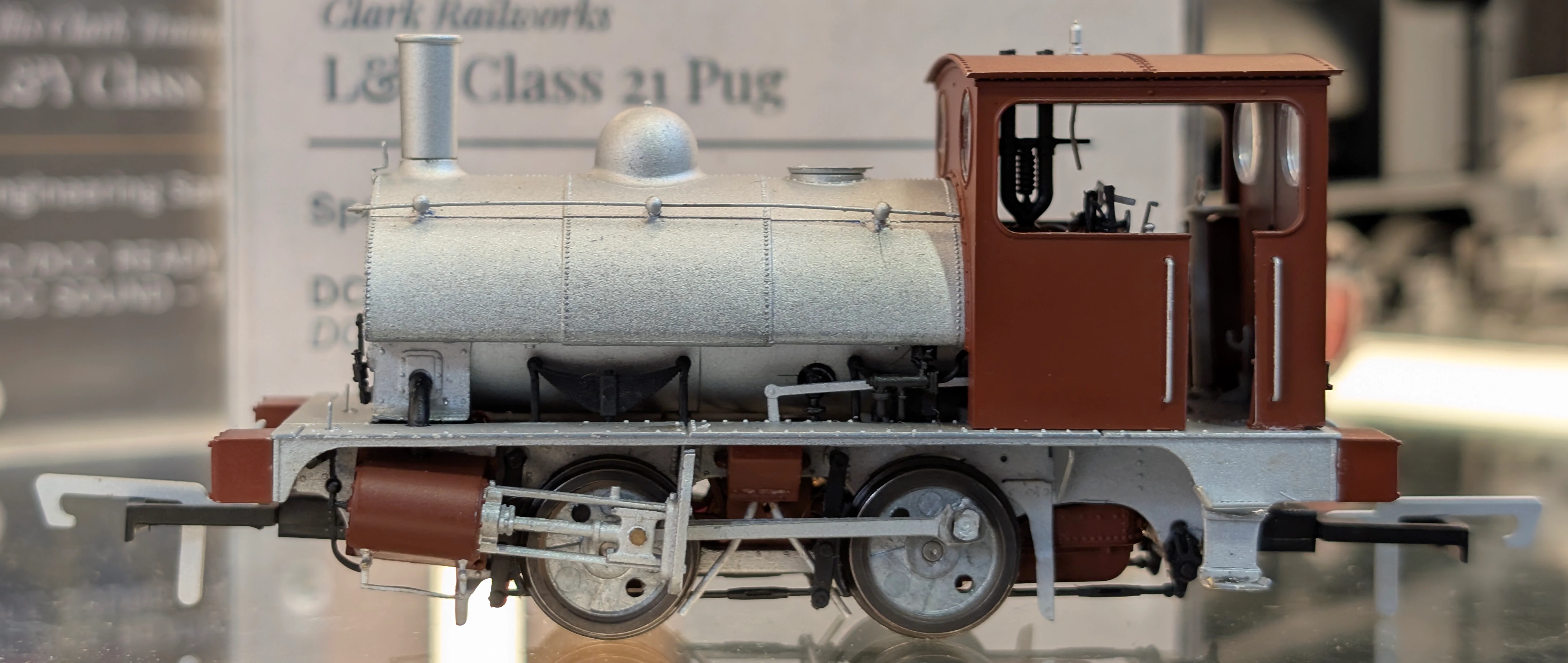 C1020S LYR 'Pug' 0-4-0ST 155 LYR Lined Black Steam Locomotive - DCC Sound - Image 4