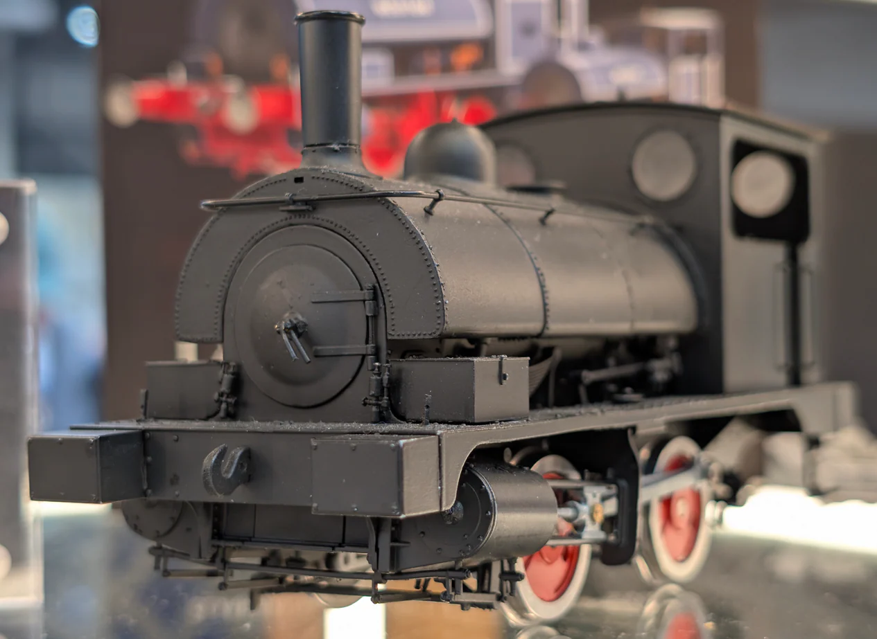 LYR 'Pug' 0-4-0ST 19 LYR Unlined Black (as preserved) Steam Locomotive - Image 3