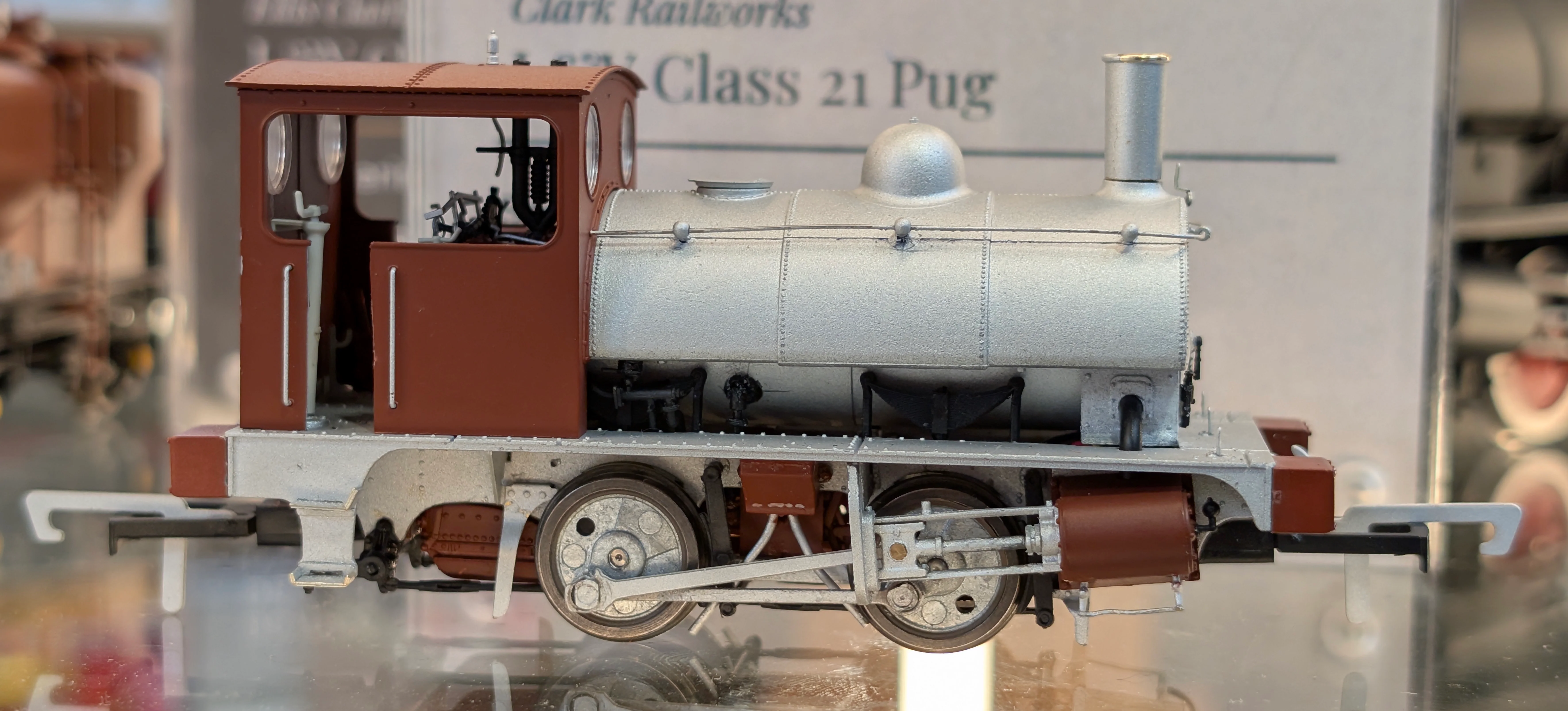C1026S LYR 'Pug' 0-4-0ST 51241 BR Black No Emblems Steam Locomotive - DCC Sound - Image 2