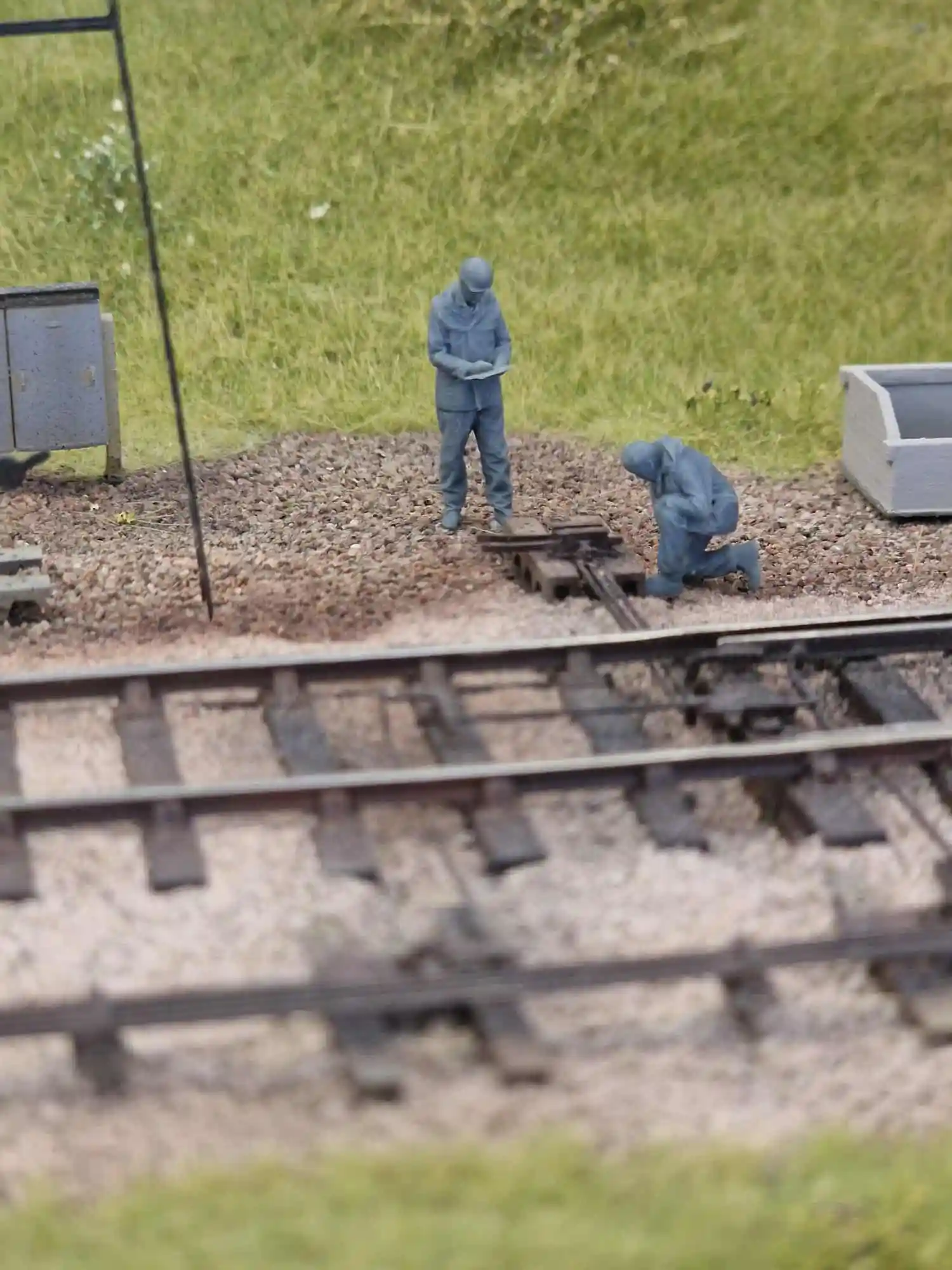N Gauge 1969-1997 British Rail S&T Inspectors - Image 3
