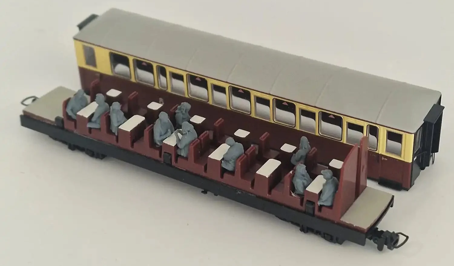 O Gauge Railway & Lineside - Tin Car Passenger Pack - Image 2