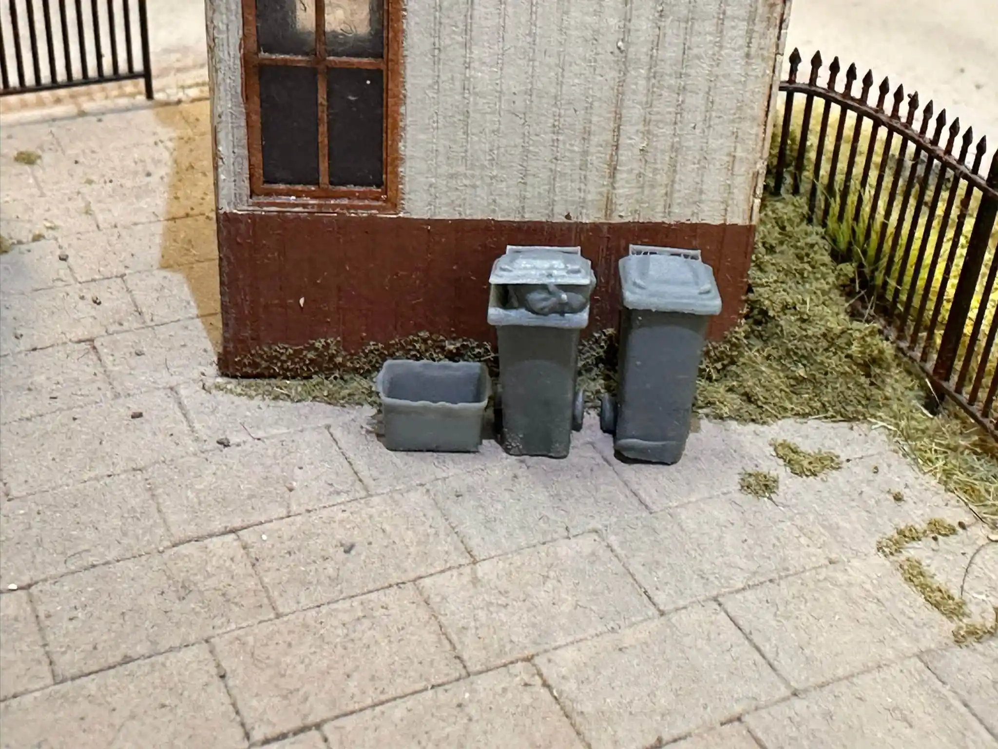 OO Gauge Trade & Services - Refuse Collection - Image 2