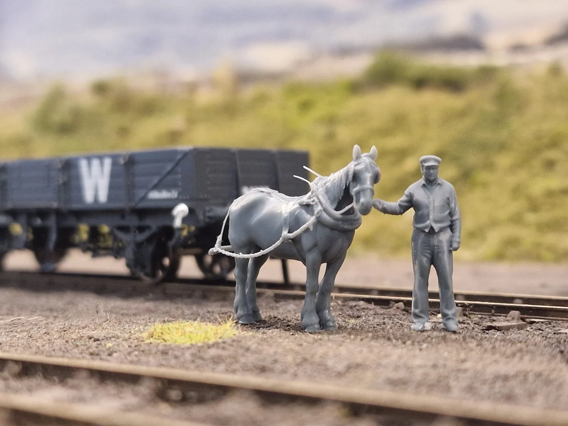 O Gauge - Pets, Wildlife & Livestock - Shunting Pony and Shunter - Image 2