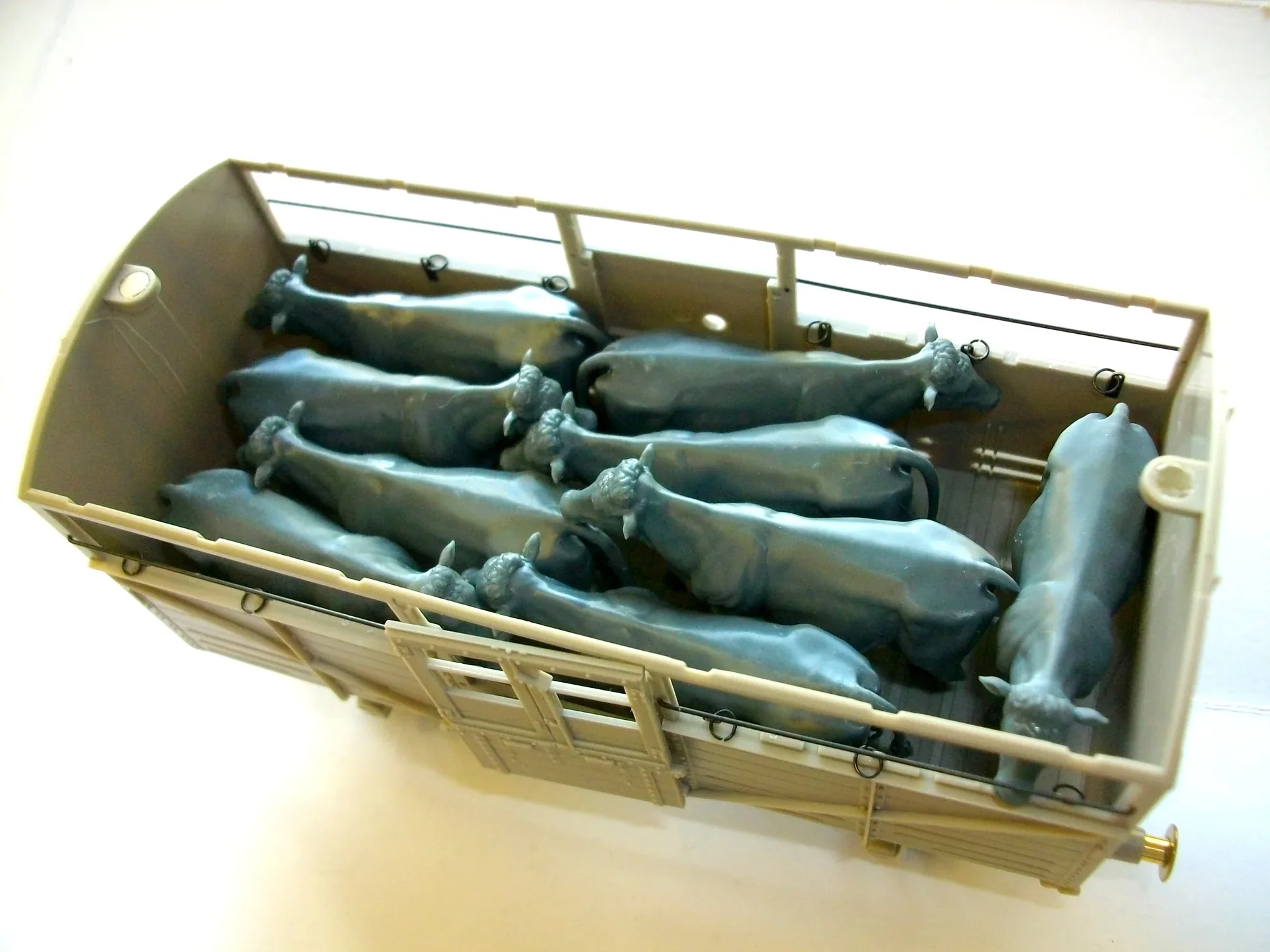 99011-076 OO Gauge Farm Animals - Cattle Wagon Bundle - Image 2