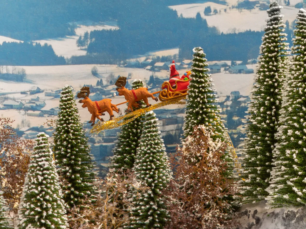 Santa Claus with Reindeer Hauled Sleigh Figure Set - Image 2