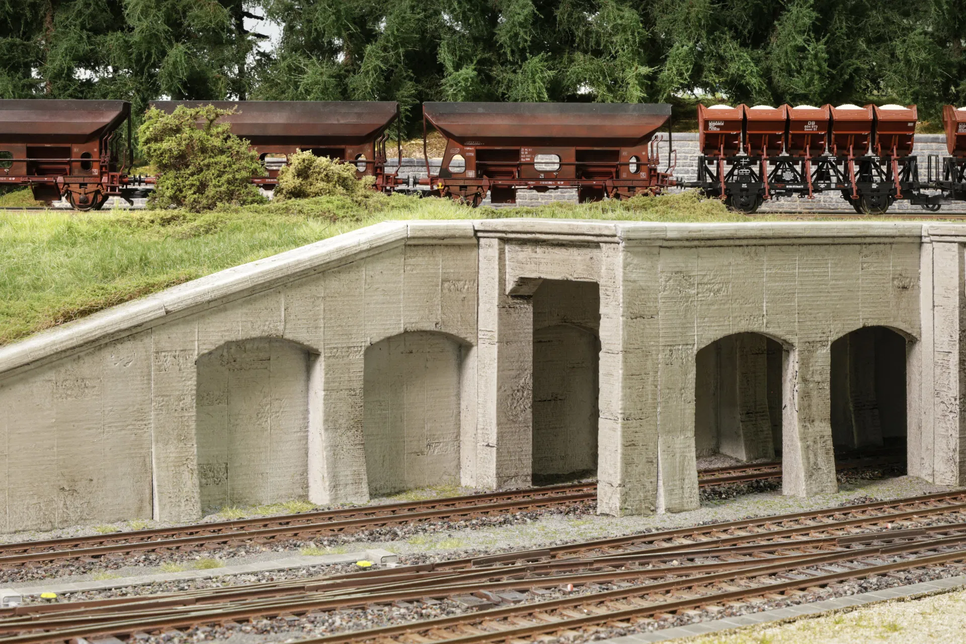 Single Track Hard Foam Concrete Portal - Image 2